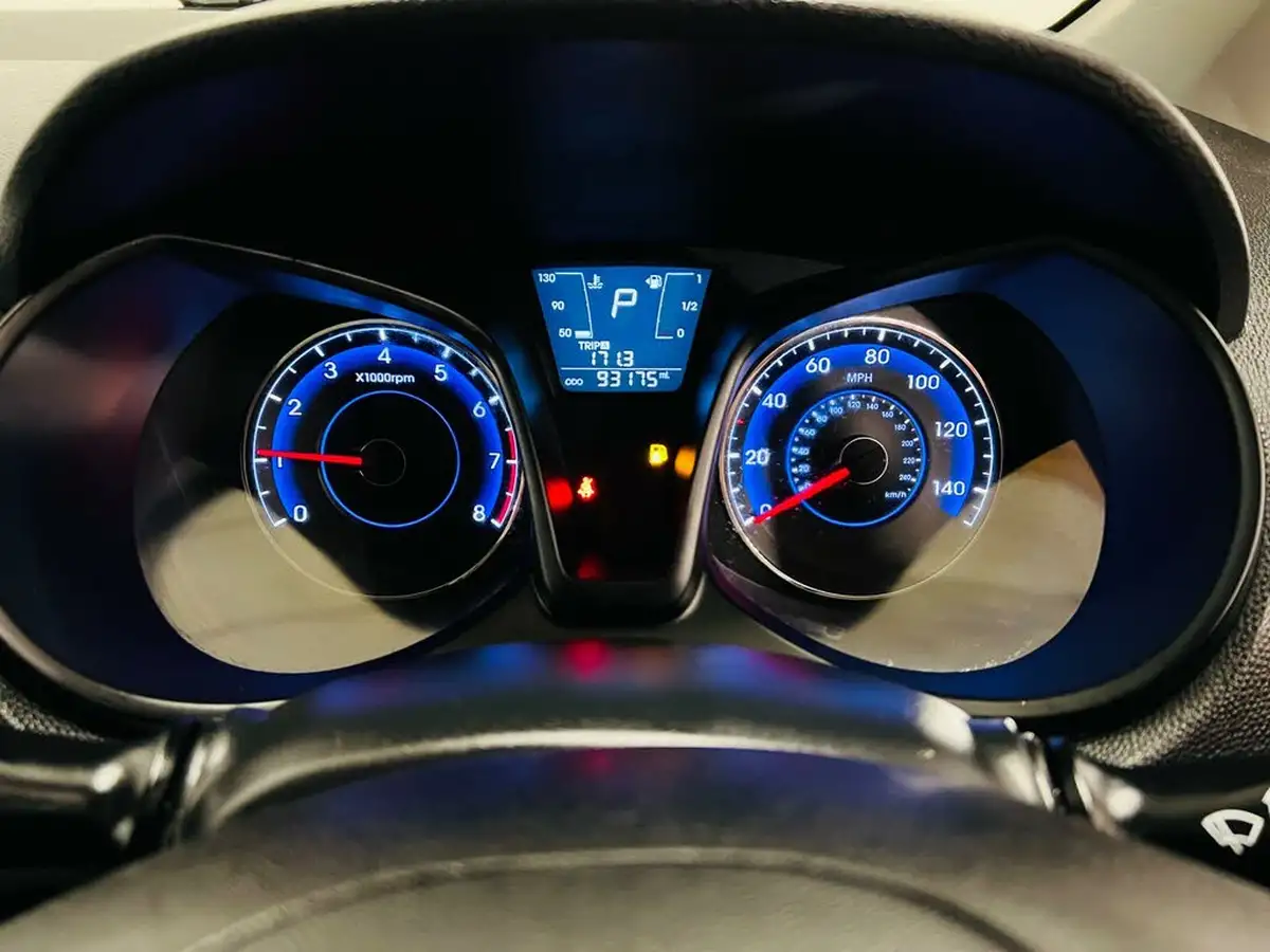 2011-hyundai-ix20-16-style-big-20