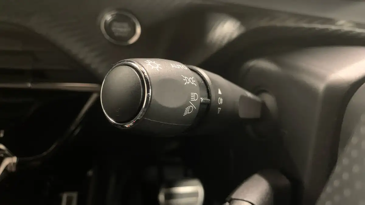 2024-peugeot-2008-suv-e-gt-136ps-50kwh-big-26