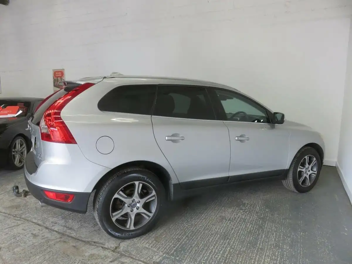 2011-volvo-xc60-24td-d5-se-lux-premium-215bhp-geartronic-big-7