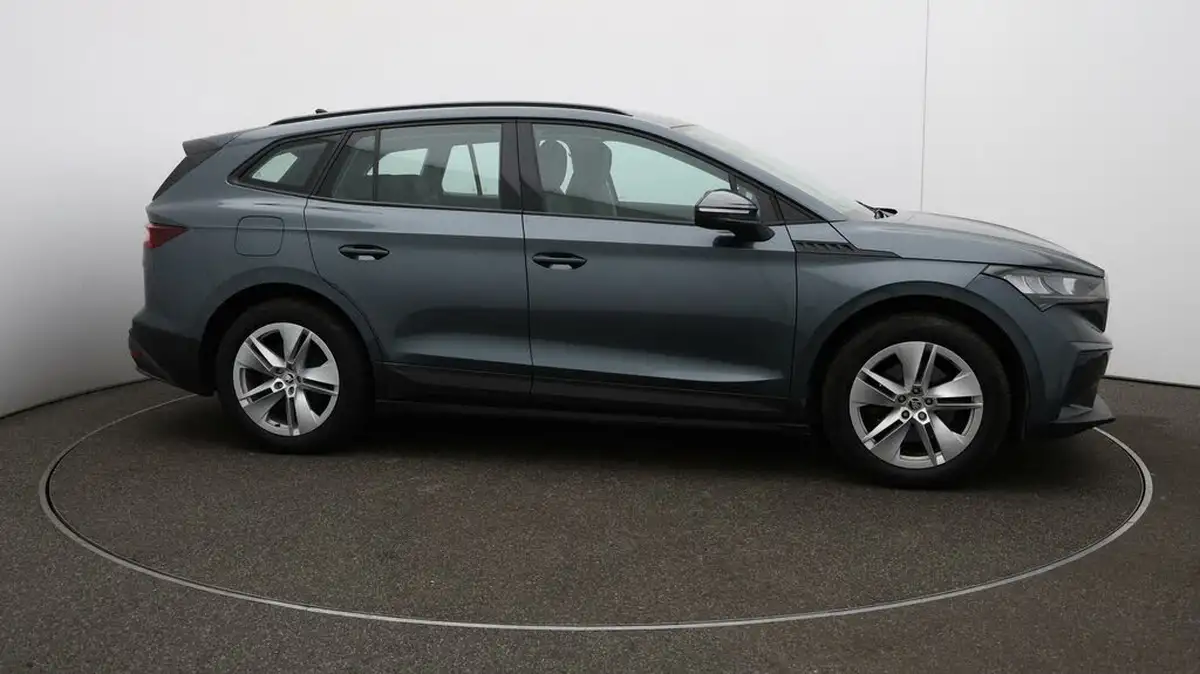 2022-skoda-enyaq-e-60-big-42