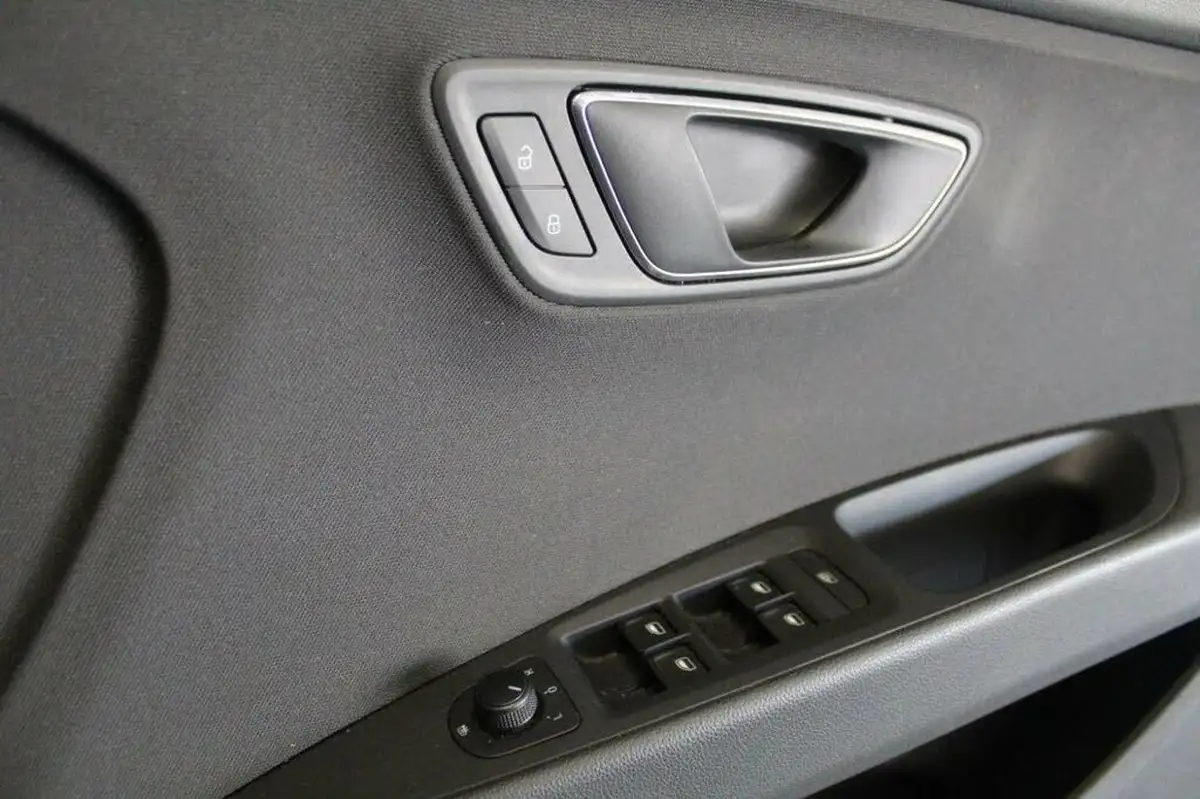 2013-seat-leon-16tdi-se-tech-pack-cr-105ps-hatchback-5d-big-35