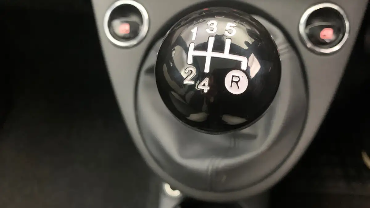 2019-fiat-500-12-star-big-29