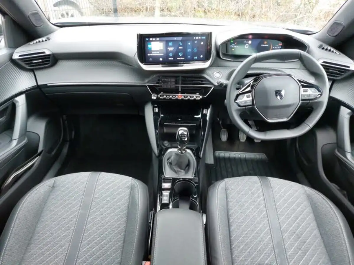2024-peugeot-2008-suv-12-puretech-allure-130ps-big-2
