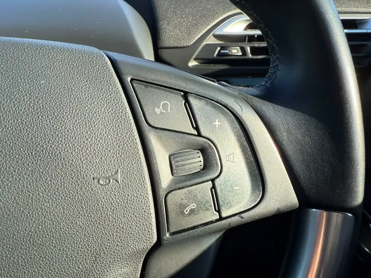 2019-citroen-c4-spacetourer-12-puretech-flair-big-23