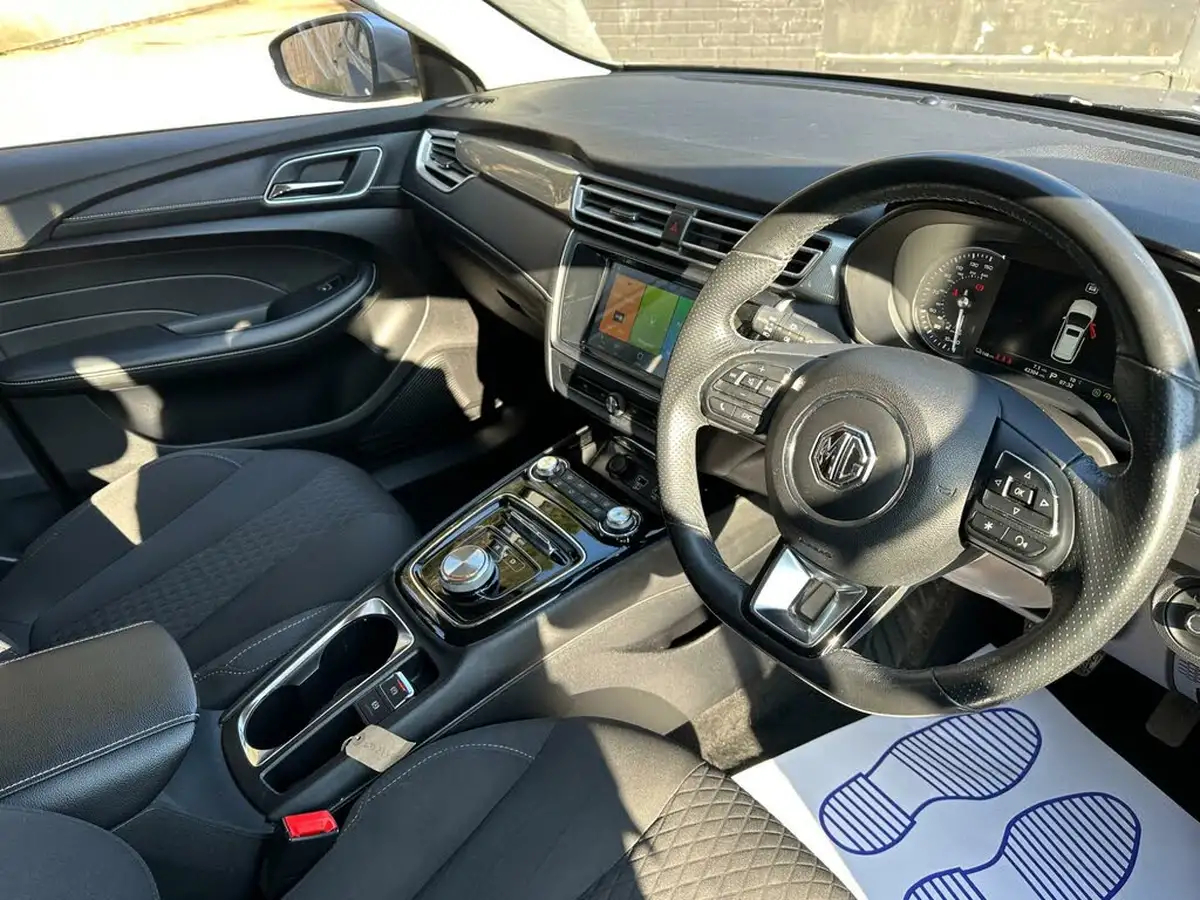 2021-mg-mg5-e-excite-ev-big-14