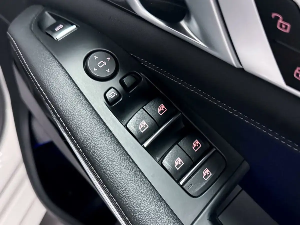 2020-bmw-x5-30td-m50d-big-27