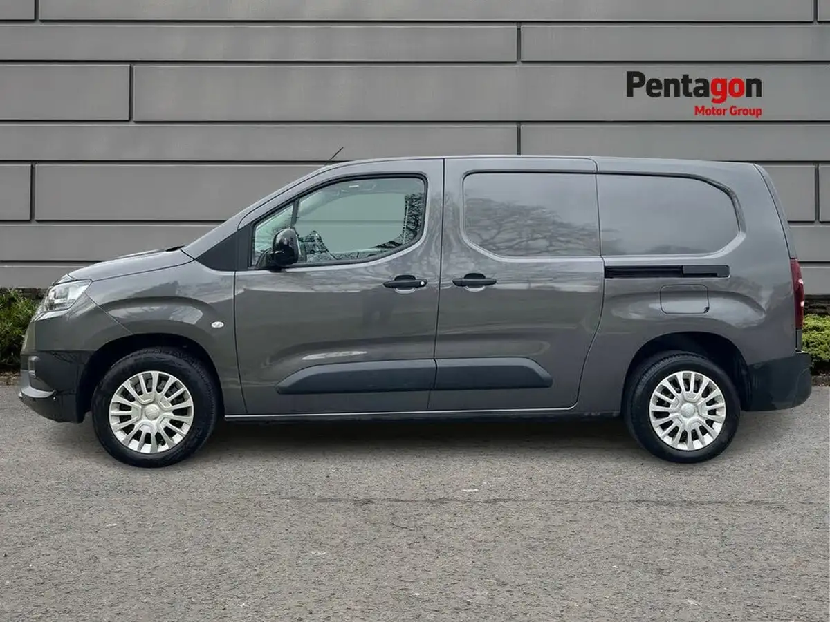 2022-toyota-proace-city-15d-icon-l2-big-11