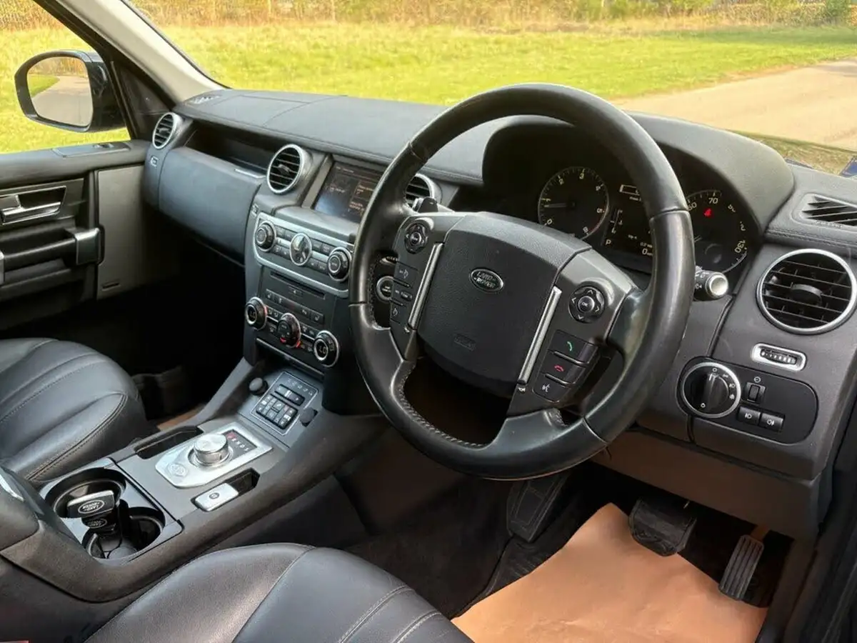2016-land-rover-discovery-4-30-sd-v6-graphite-big-7