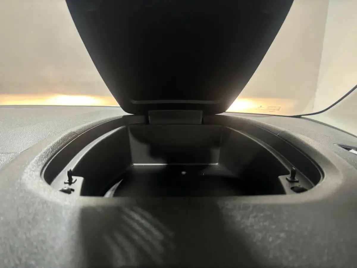 2023-toyota-proace-city-15d-icon-l1-big-8