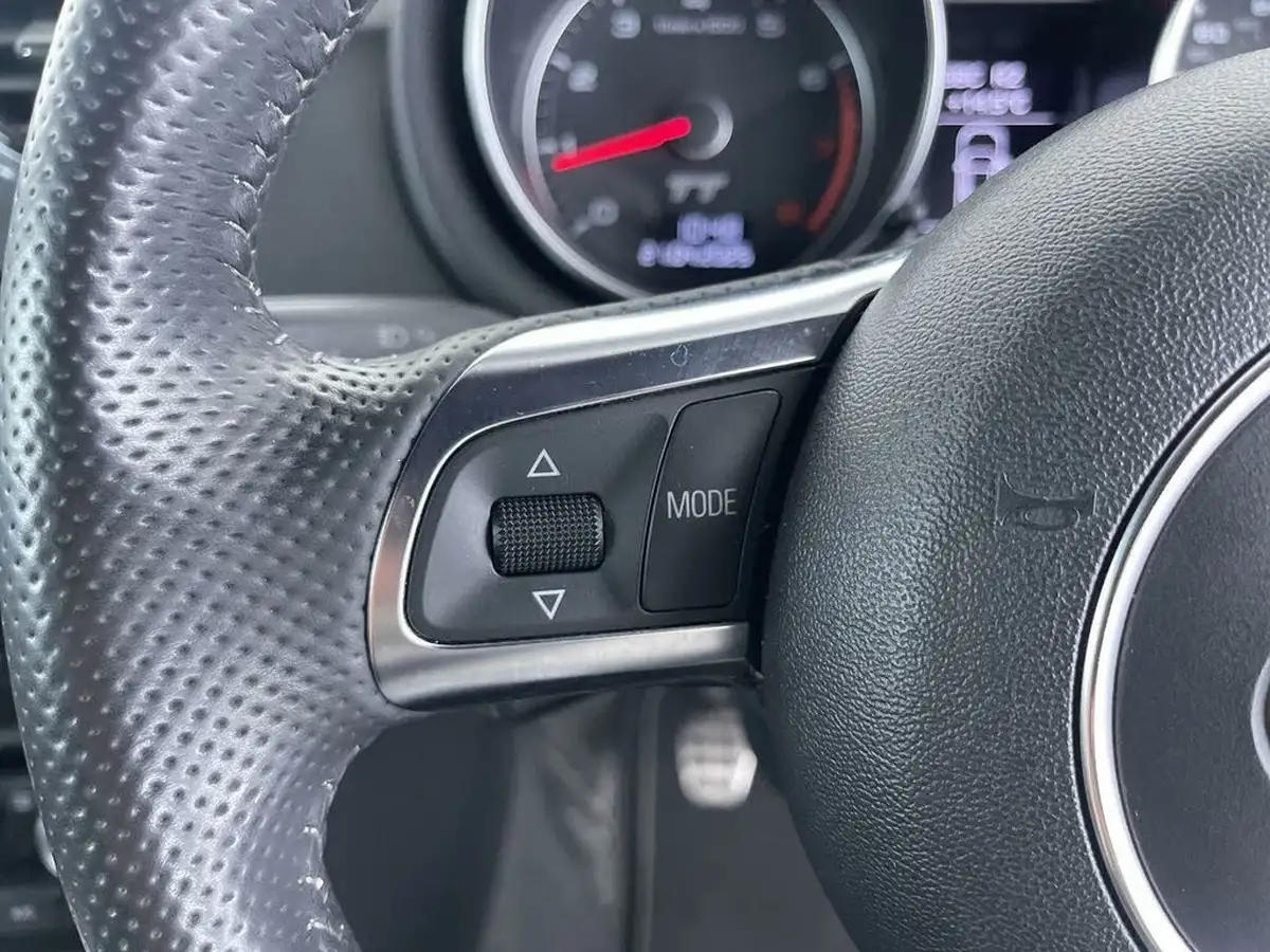 2014-audi-tt-coupe-20-tfsi-black-edition-big-68