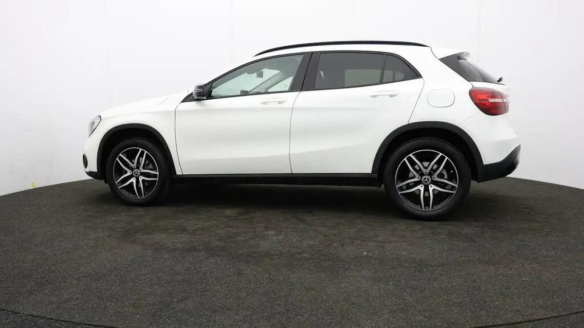 2019-mercedes-benz-gla-class-16-gla-180-urban-edition-7g-dct-big-64
