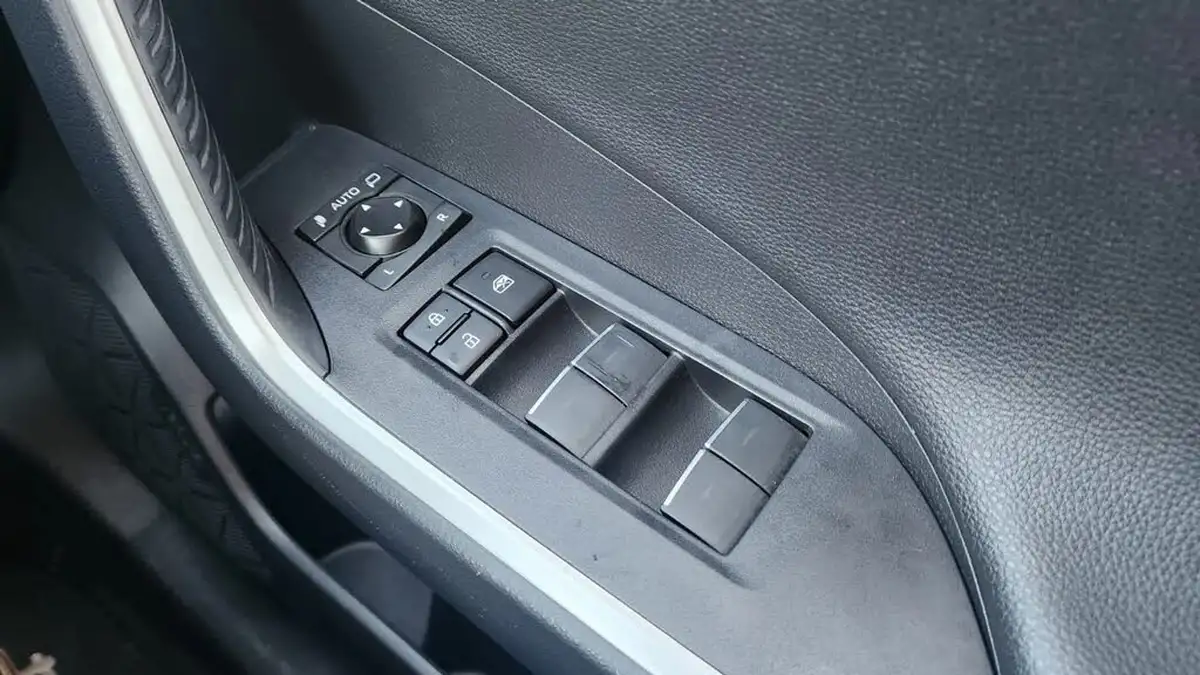 2021-toyota-rav4-25-vvt-i-dynamic-302bhp-plug-in-big-14