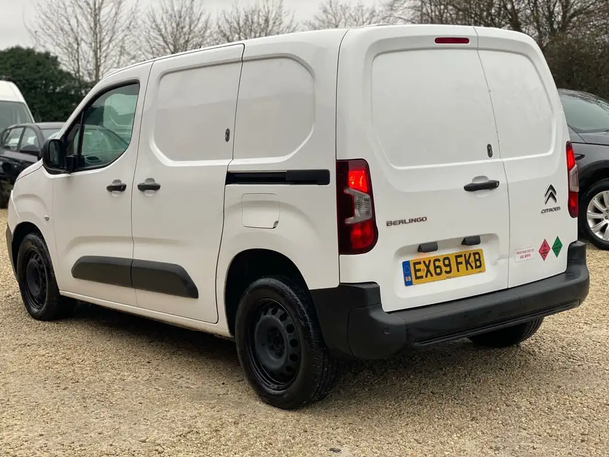 2019-citroen-berlingo-15bluehdi-1000-enterprise-100pseu6dt-e-panel-big-12