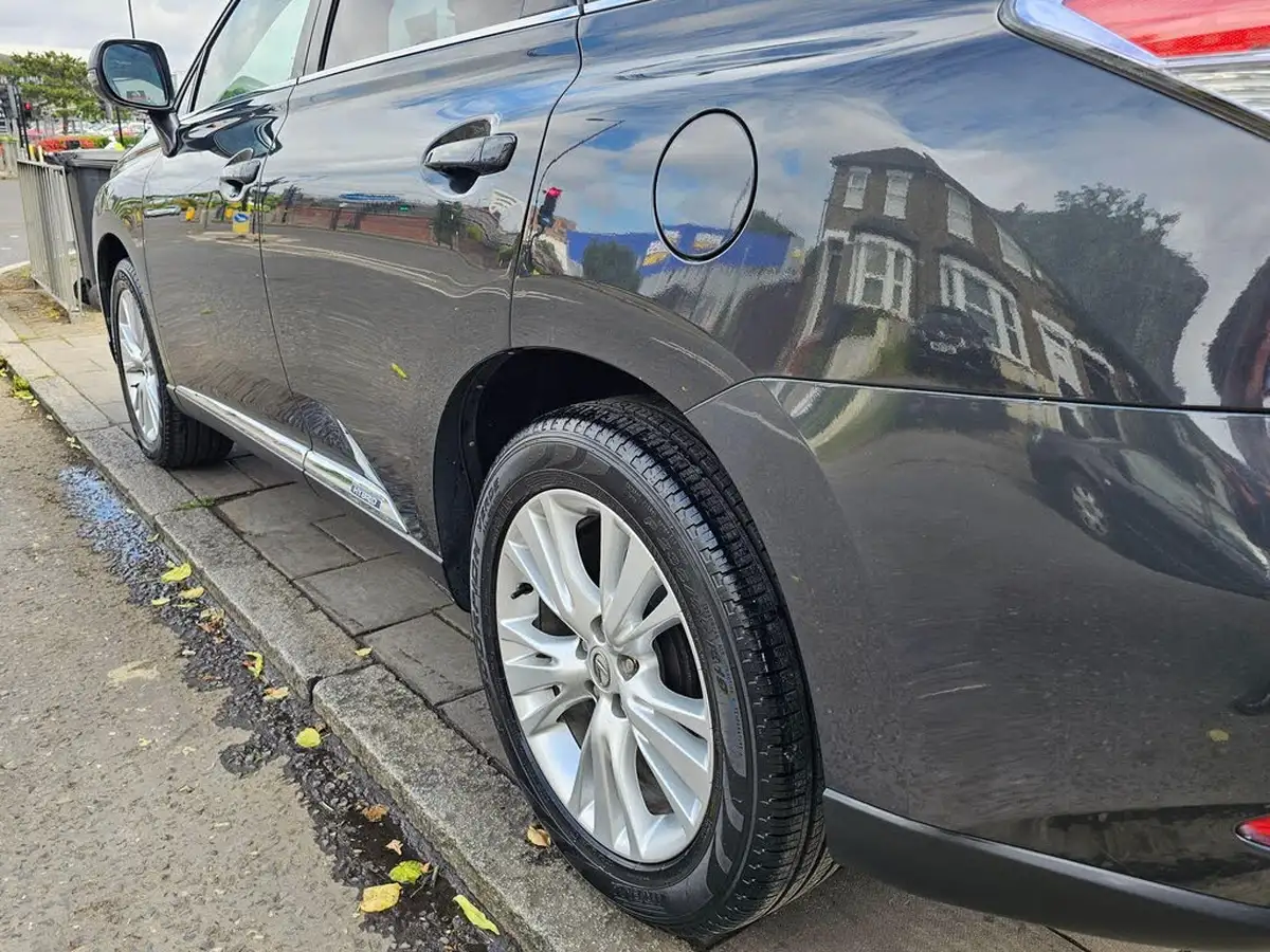 2011-lexus-rx-450h-35-se-i-4x4-big-15