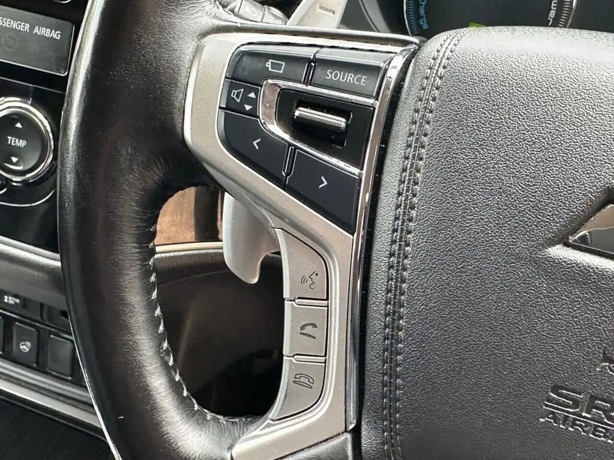 2016-mitsubishi-outlander-20-gx4hs-phev-big-30