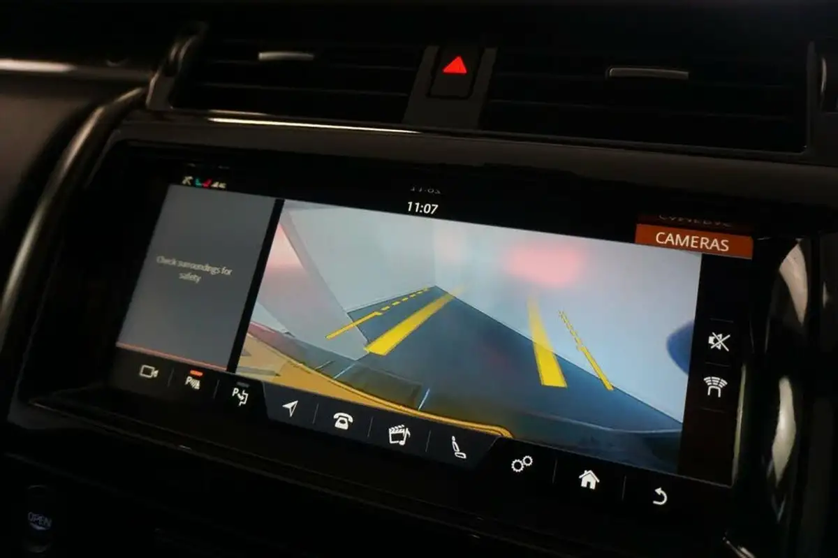 2019-land-rover-discovery-30-sd-v6-hse-luxury-big-38