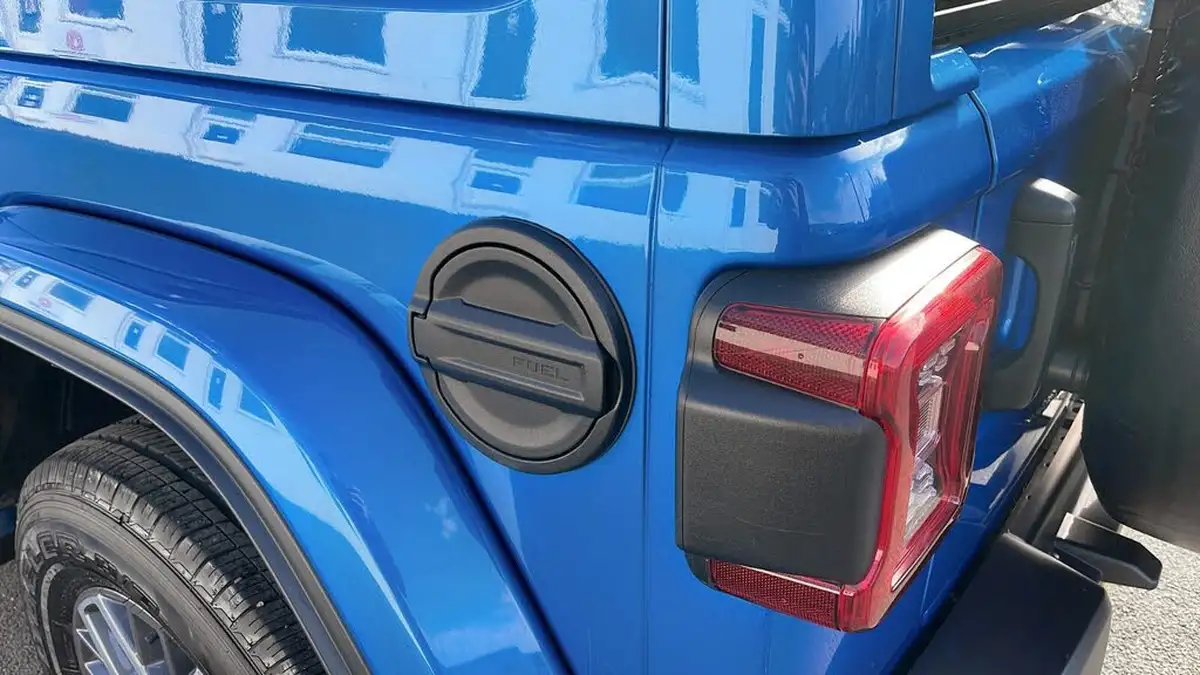 2024-jeep-wrangler-20-gme-sahara-big-6