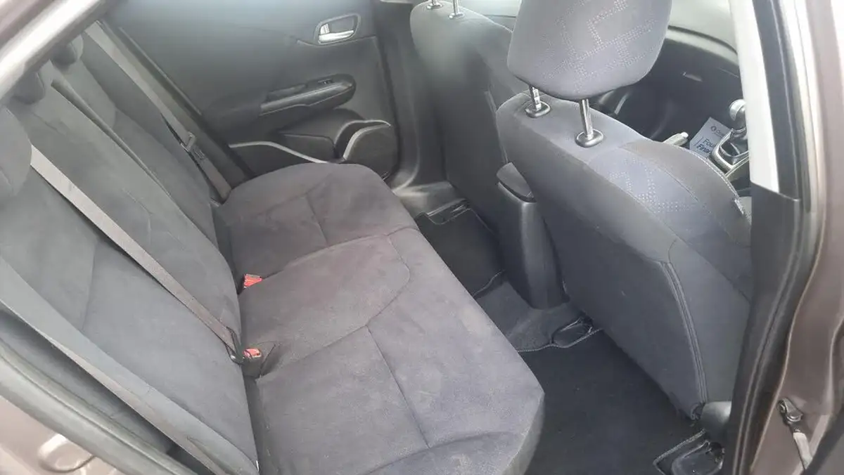 2014-honda-civic-16td-s-hatchback-big-10