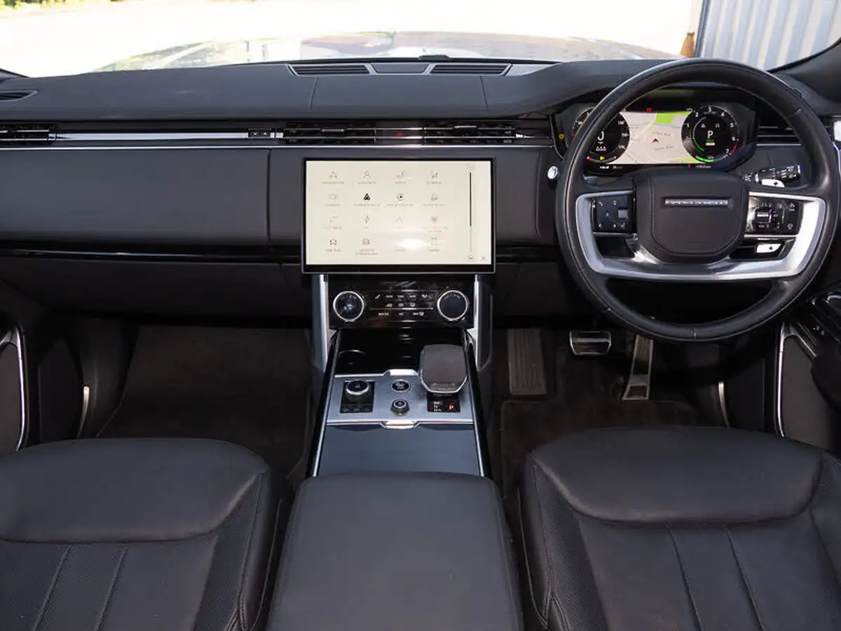 2022-land-rover-range-rover-30-p440e-se-big-2