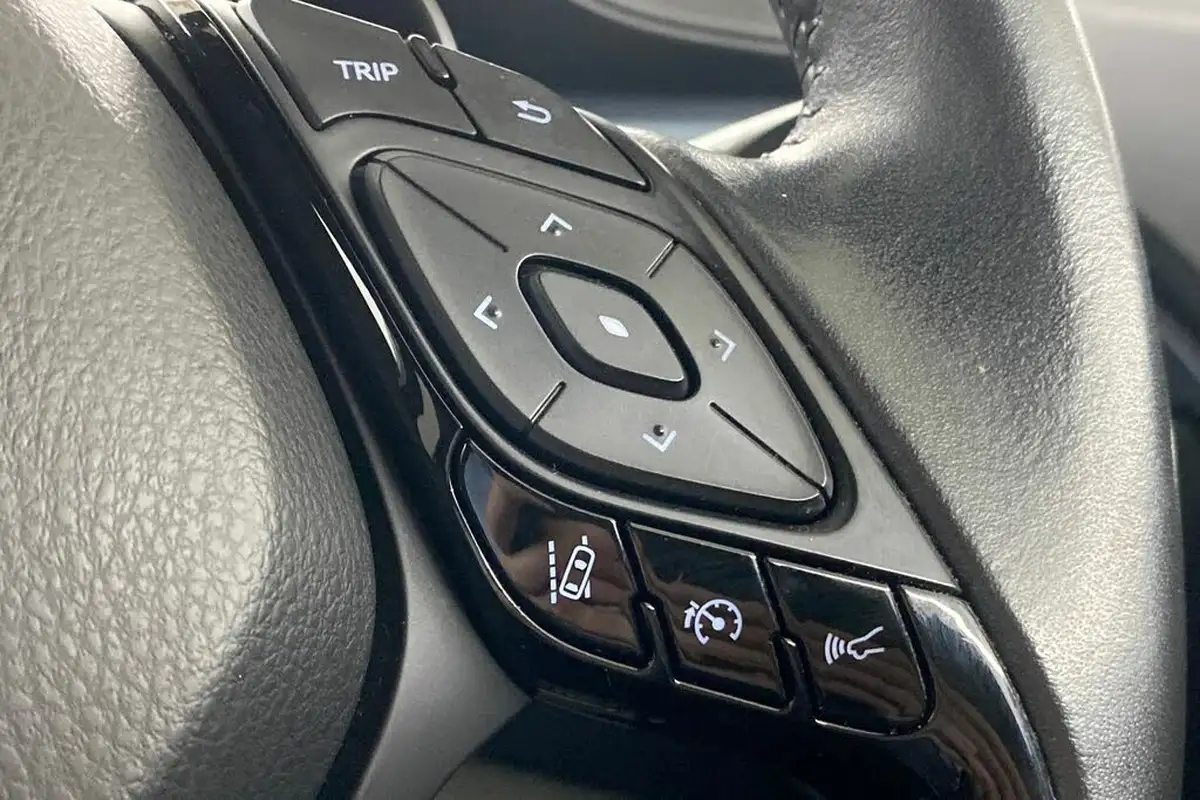 2020-toyota-c-hr-18-vvt-i-design-big-36
