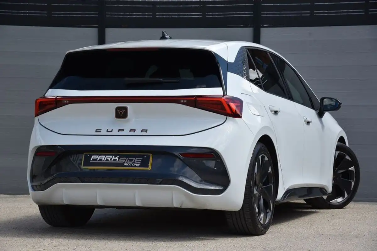 2022-cupra-born-e-v2-204ps-58kwh-big-9