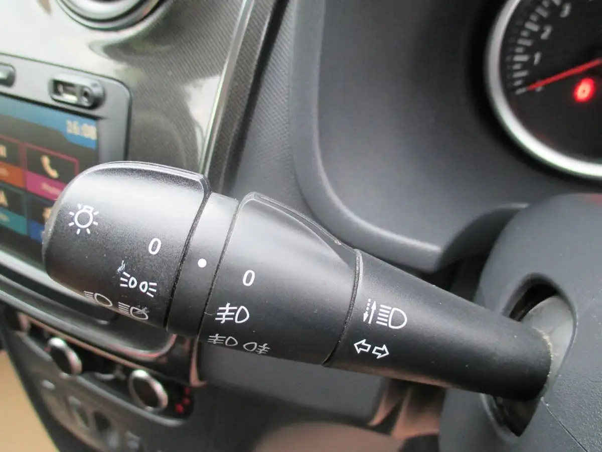 2019-dacia-sandero-10-sce-comfort-big-26
