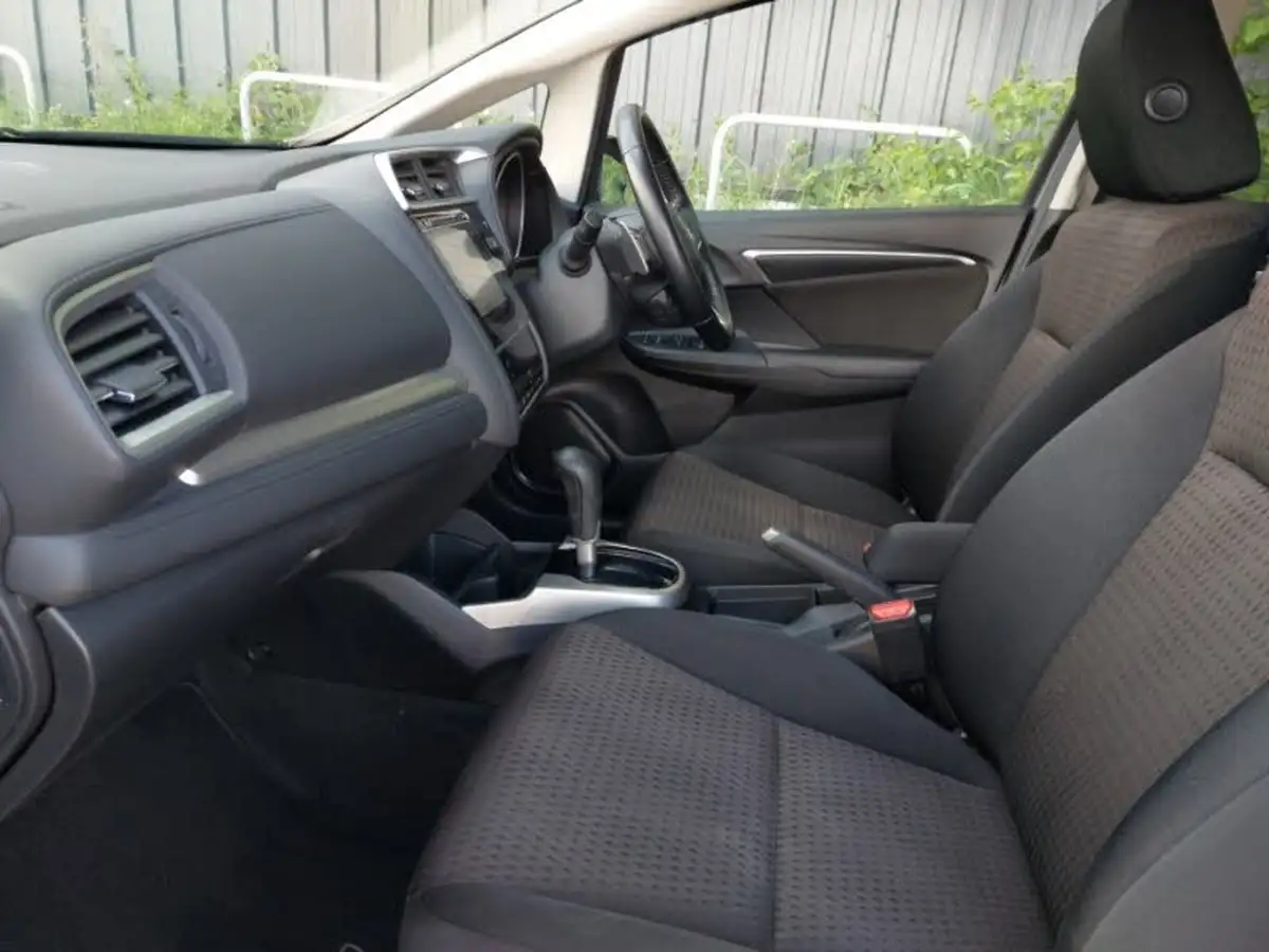 2018-honda-jazz-13-i-vtec-ex-navi-cvt-big-4