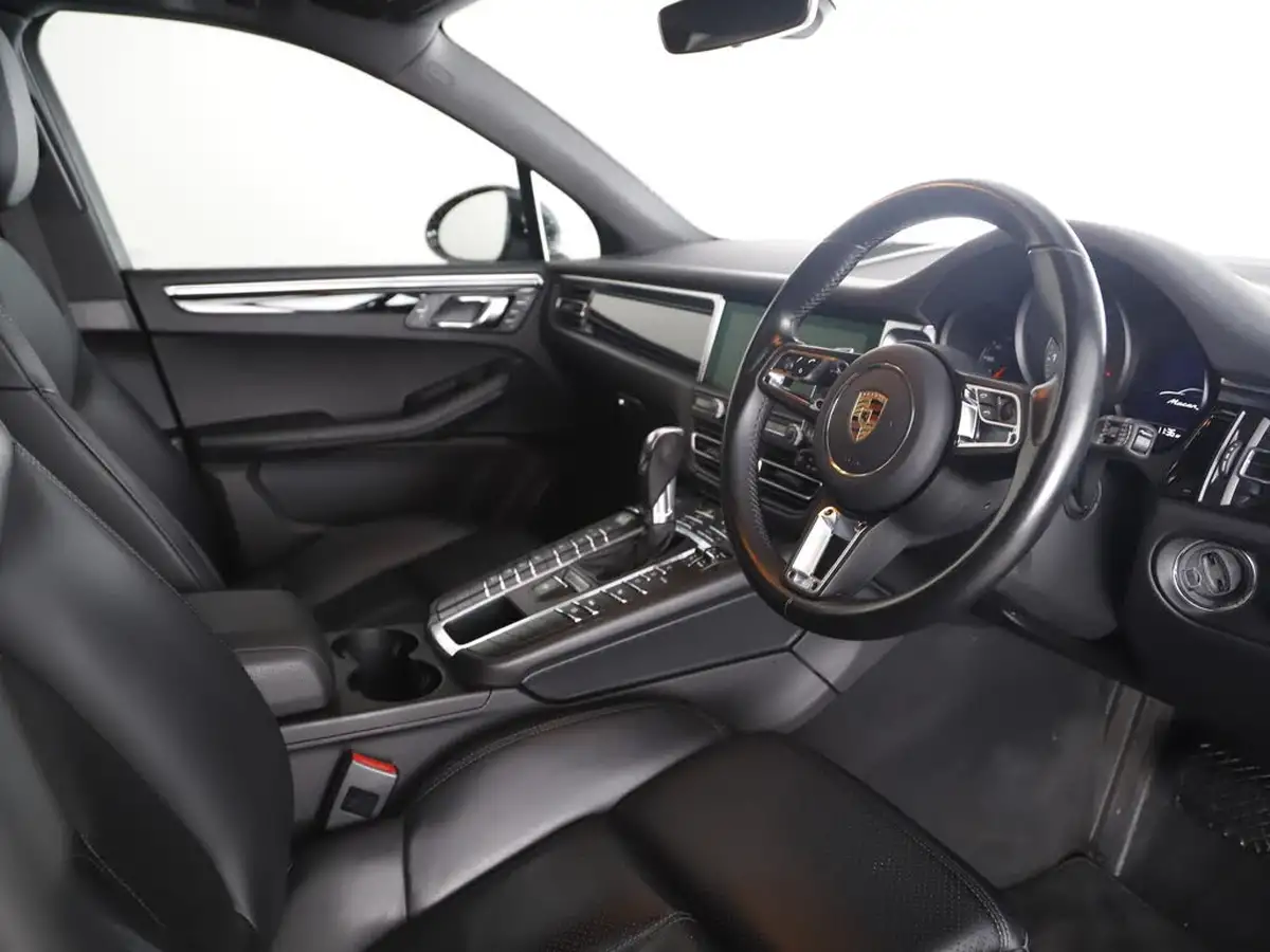 2021-porsche-macan-30-s-big-38