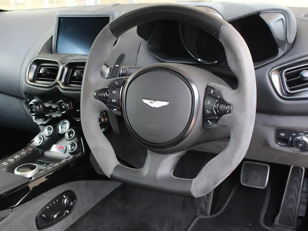 2022-aston-martin-vantage-40-v8-vantage-f1-roadster-big-9
