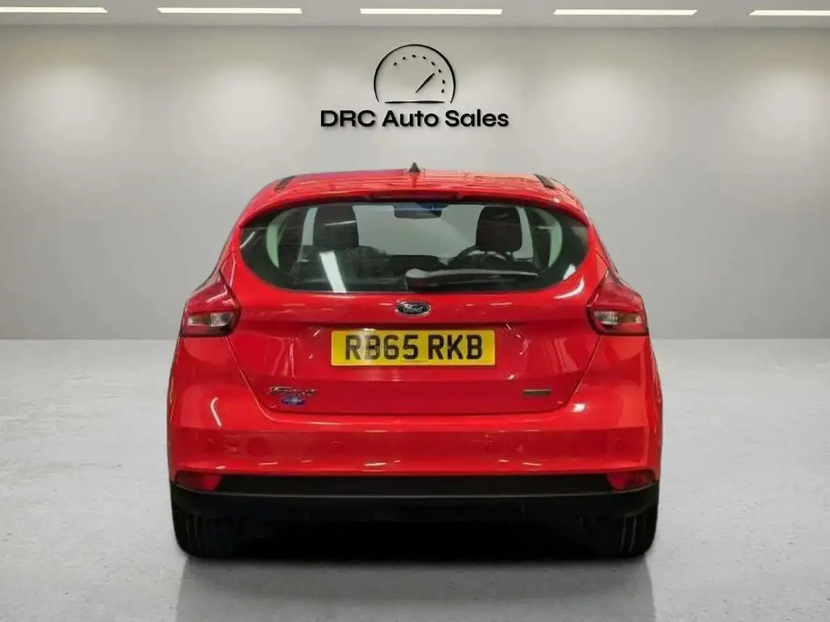 2015-ford-focus-10-titanium-t-125ps-hatchback-big-5
