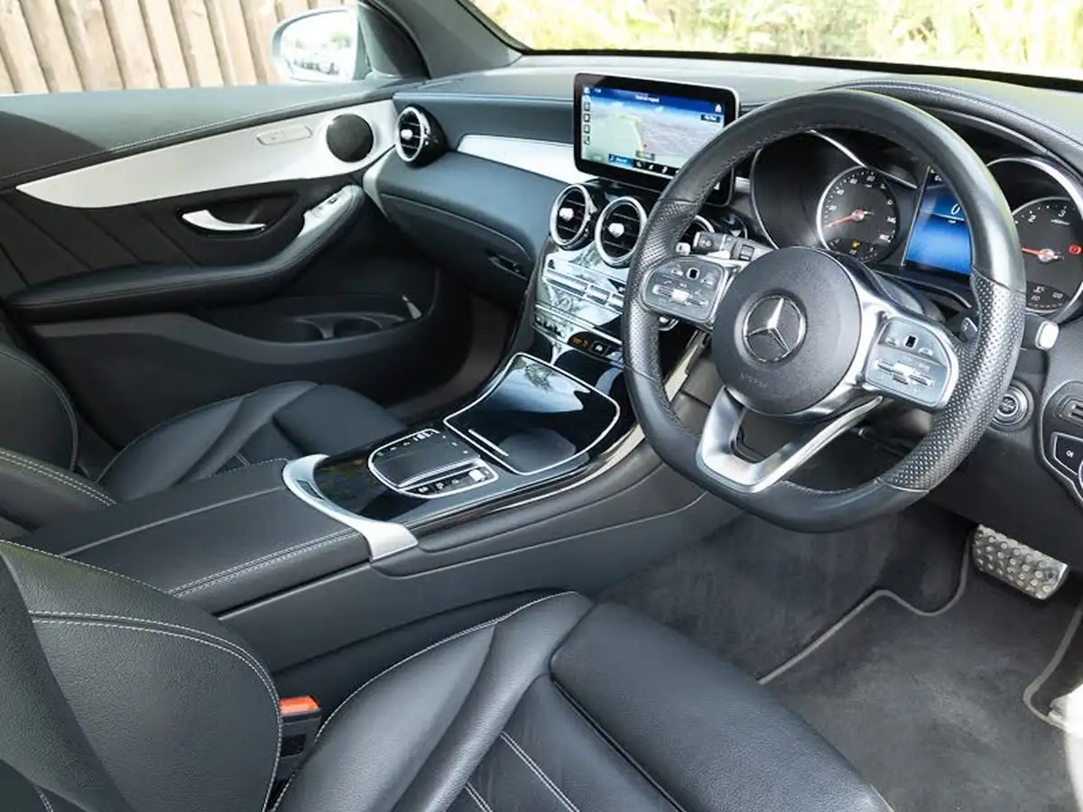 2022-mercedes-benz-glc-class-20d-glc220d-amg-line-195ps-station-wagon-5d-1950cc-4matic-plus-big-9