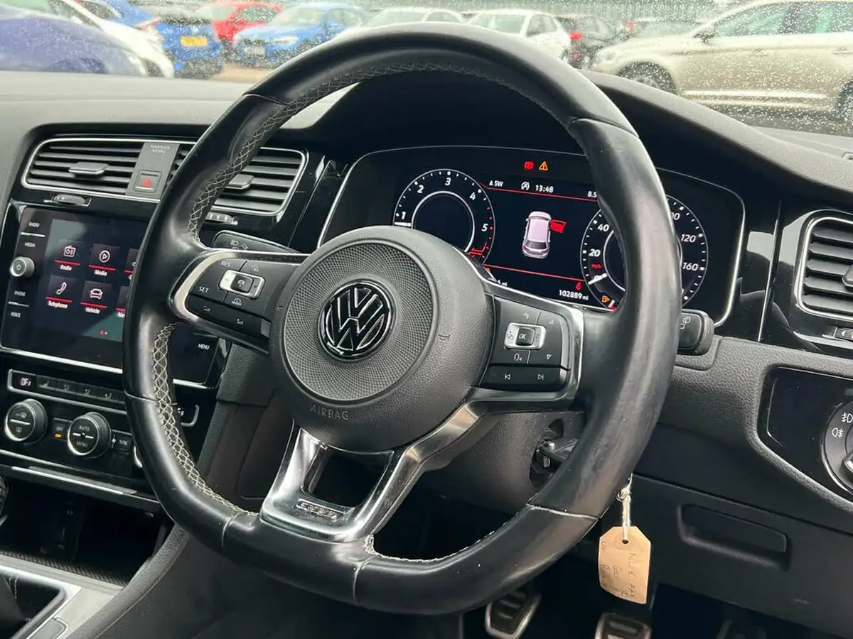2018-volkswagen-golf-20tdi-gtd-hatchback-5d-big-17