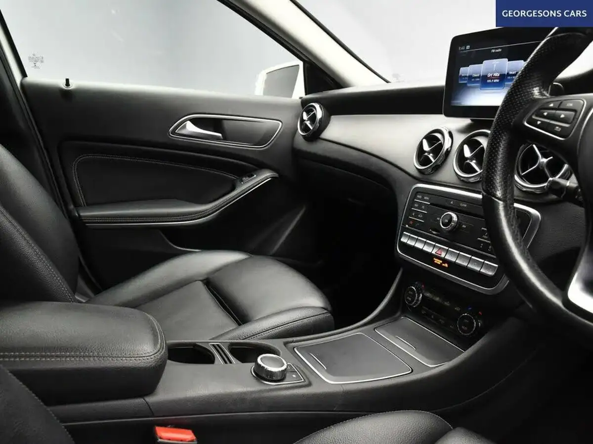 2018-mercedes-benz-gla-class-21d-gla-220d-sport-177ps-executivess-big-30
