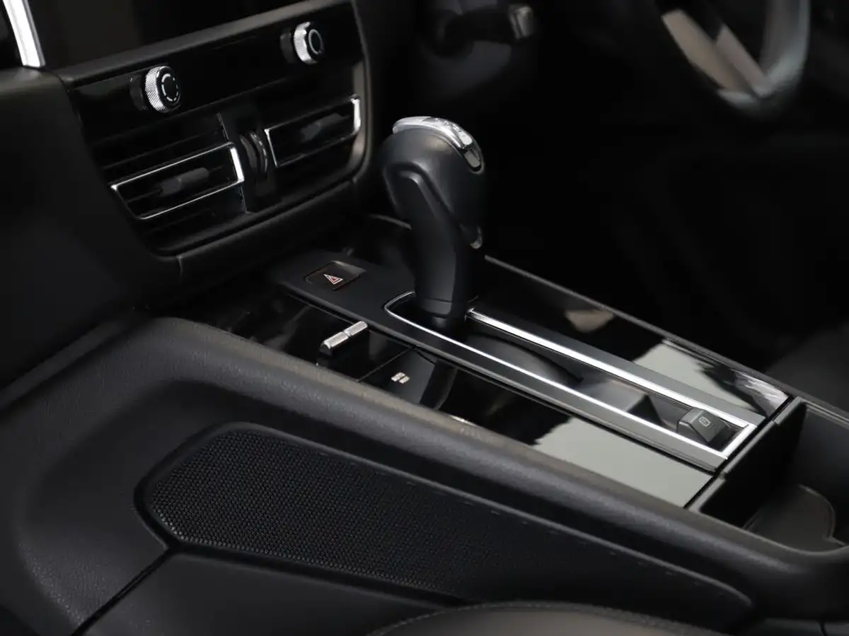 2021-porsche-macan-29-v6-s-big-43