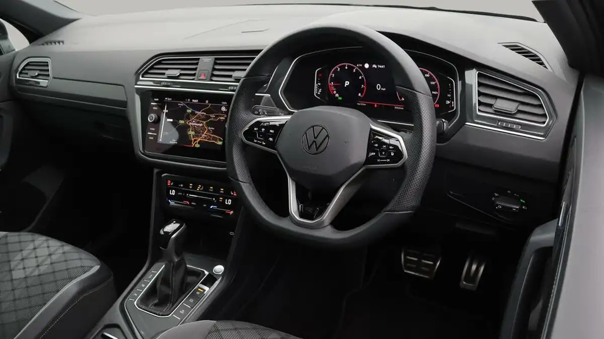 2021-volkswagen-tiguan-15-tsi-r-line-big-9
