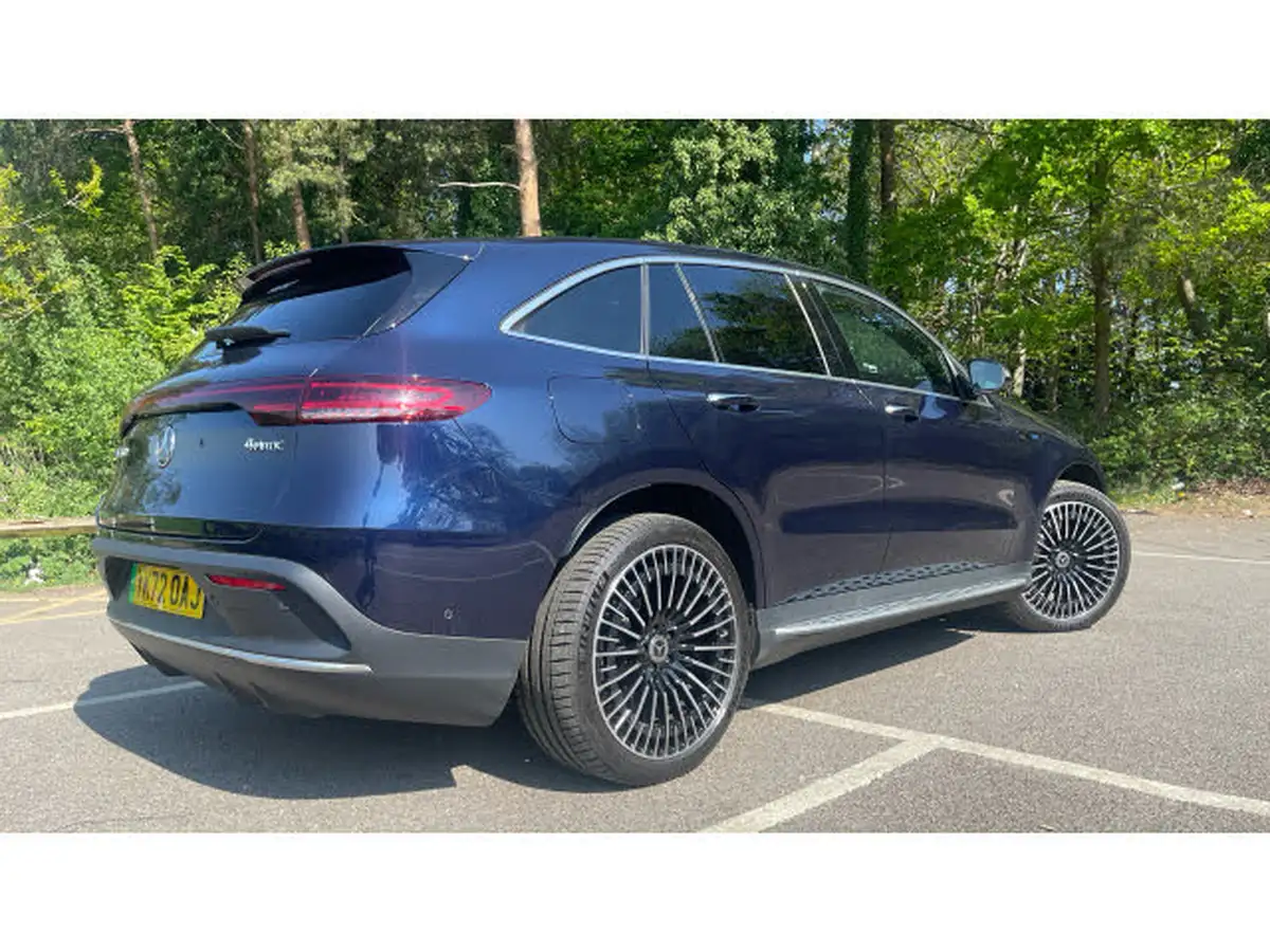 2022-mercedes-benz-eqc-e-eqc-400-amg-line-premium-big-23