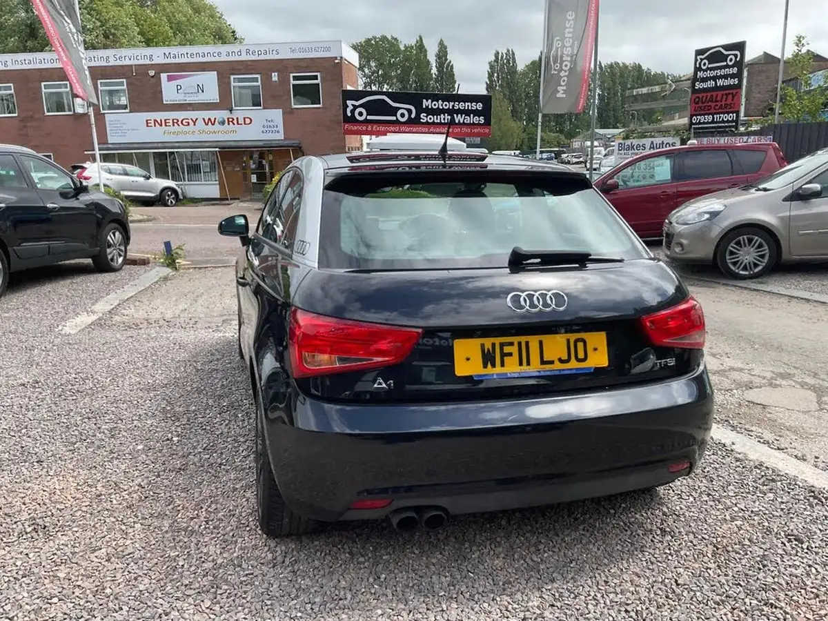 2011-audi-a1-14-sport-tfsi-hatchback-3d-big-74