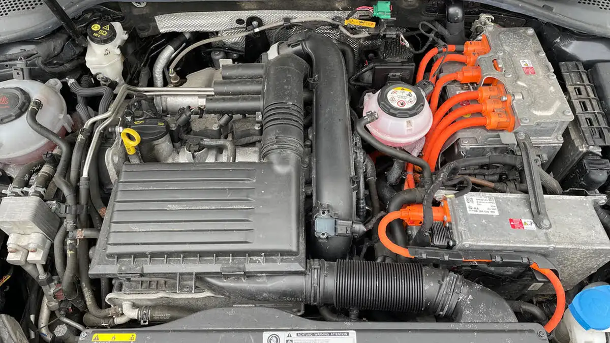 2020-volkswagen-golf-14-tsi-gte-advance-big-15
