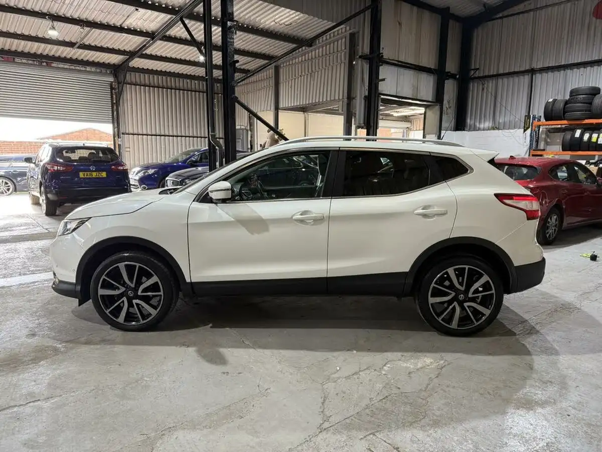 2017-nissan-qashqai-15dci-tekna-big-4