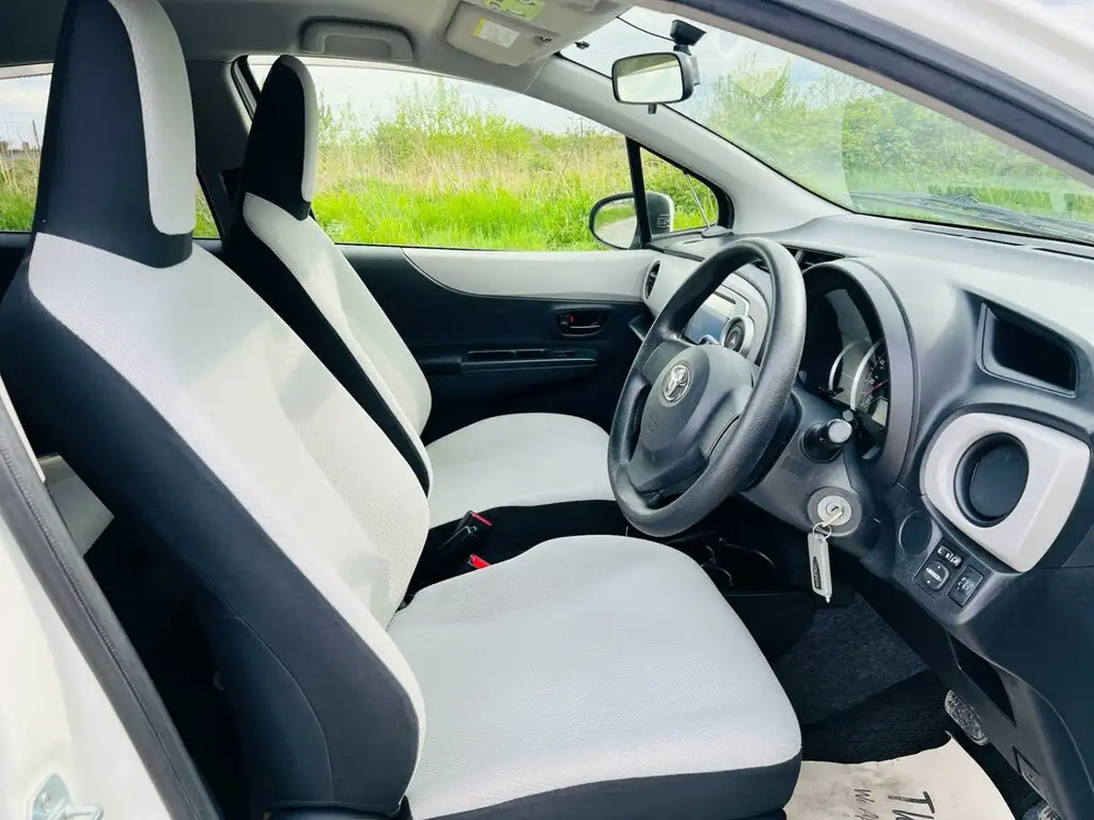 2013-toyota-yaris-133-tr-5d-m-drive-s-big-24