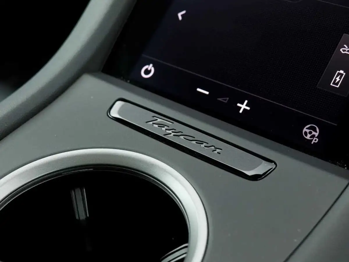 2024-porsche-taycan-e-sport-turismo-408ps-big-19