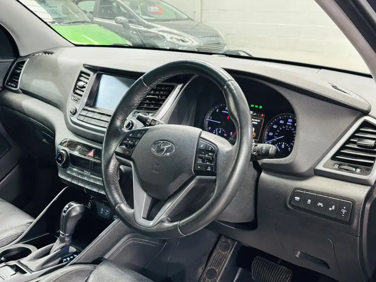2016-hyundai-tucson-20crdi-premium-se-136ps-auto-big-10