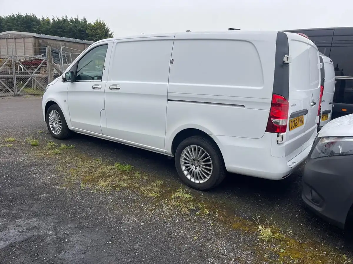 2016-mercedes-benz-vito-21cdi-114-bluetec-panel-extra-long-big-13