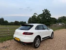 2015-porsche-macan-20-small-2