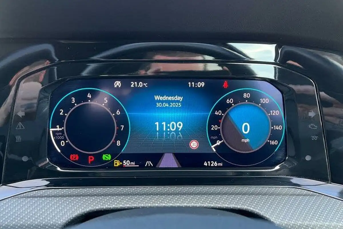 2022-volkswagen-golf-15-etsi-r-line-150ps-hatchback-big-12