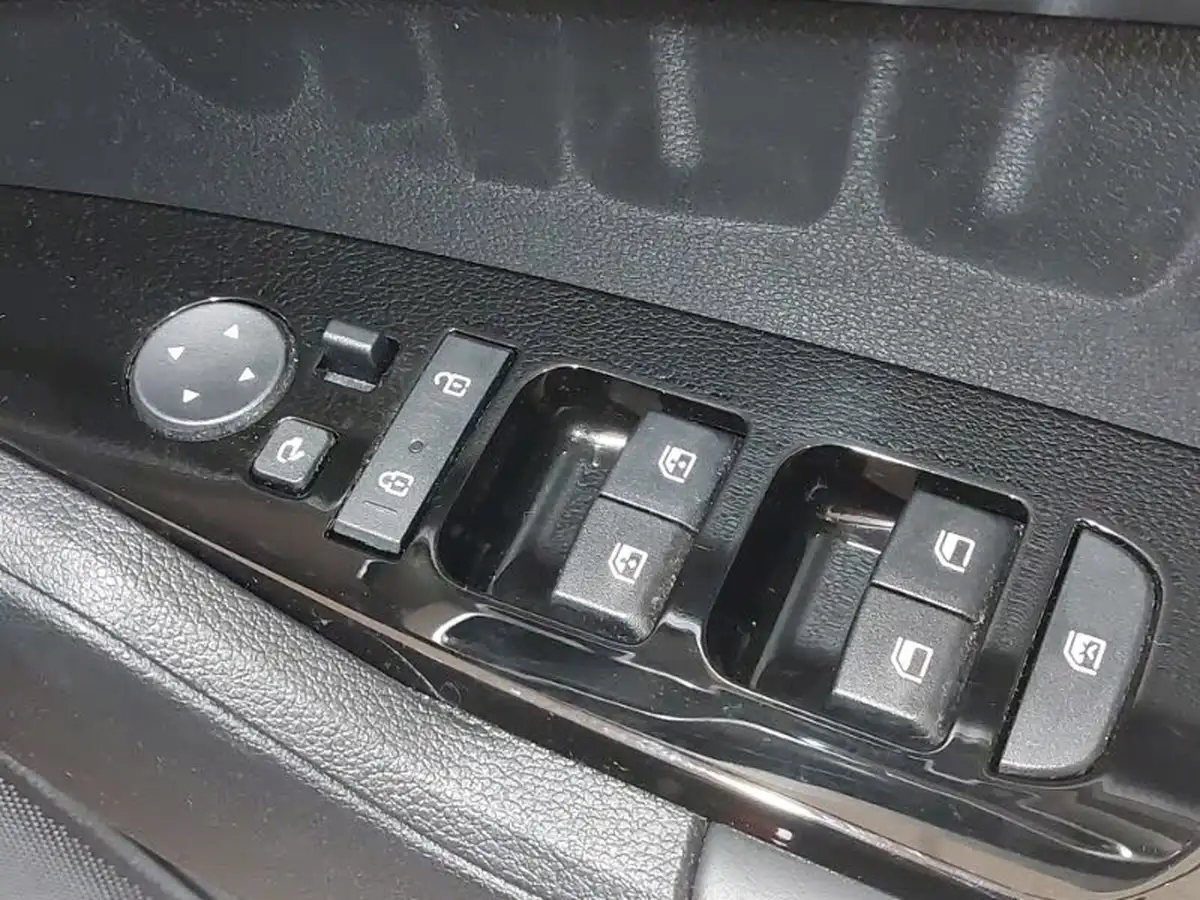 2022-kia-sportage-16-t-gdi-launch-edition-big-18