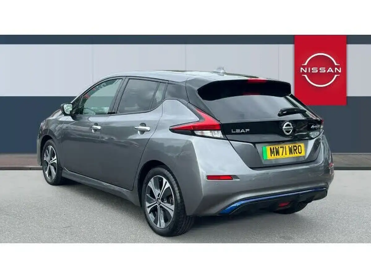 2021-nissan-leaf-e-tekna-big-1