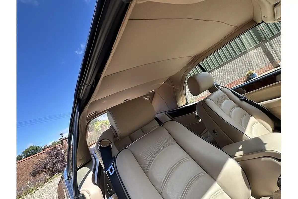 1997-bentley-azure-68-big-10