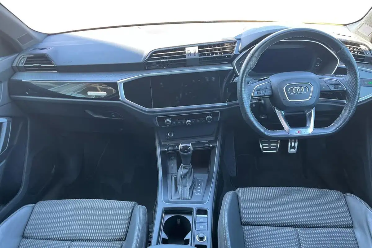2022-audi-q3-15-35-tfsi-black-edition-codcomfort-sound-pack-station-wagon-big-7