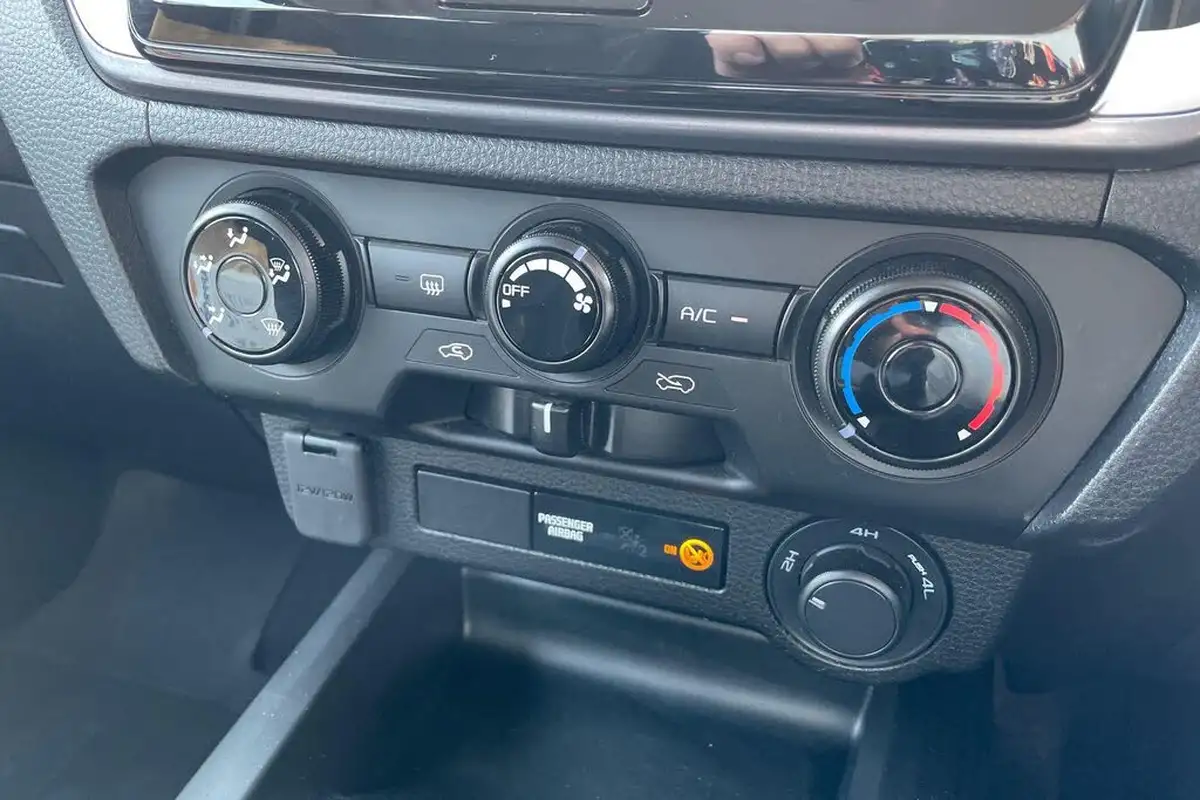 2021-isuzu-d-max-19td-dl20-double-pickup-auto-big-13